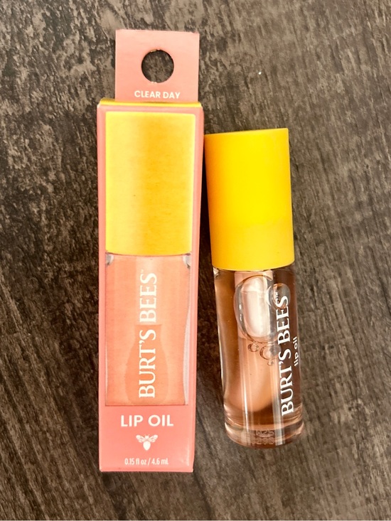 Burt's Bees Other - Burt's Bees Lip Oil in Clear Day Shade NIB